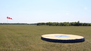 На аеродромі «Коротич» відкрився ЧУ з класичного парашутизму