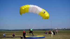 На аеродромі «Коротич» проведено Чемпіонат України з класичного парашутизму